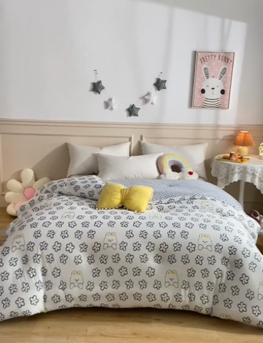 91家纺网 家纺一手货源 找家纺 牛魔王家居 2023新款A类针织棉豆豆被子抗菌纤维被芯冬被 花花兔