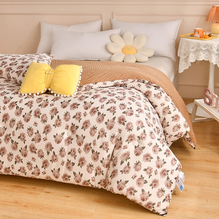 91家纺网 家纺一手货源 找家纺 牛魔王家居 2023新款A类针织棉豆豆被子抗菌纤维被芯冬被 复古玫瑰