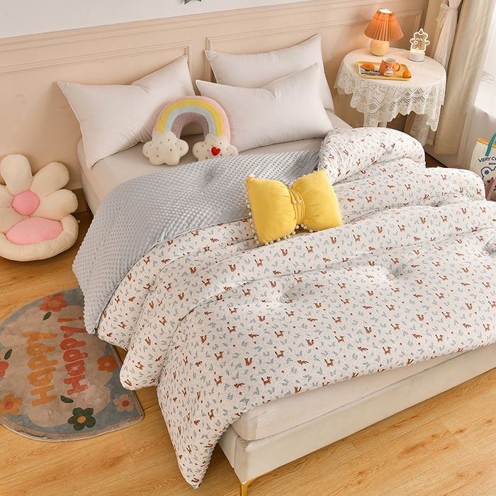 91家纺网 家纺一手货源 找家纺 牛魔王家居 2023新款A类针织棉豆豆被子抗菌纤维被芯冬被 狸狸原上草