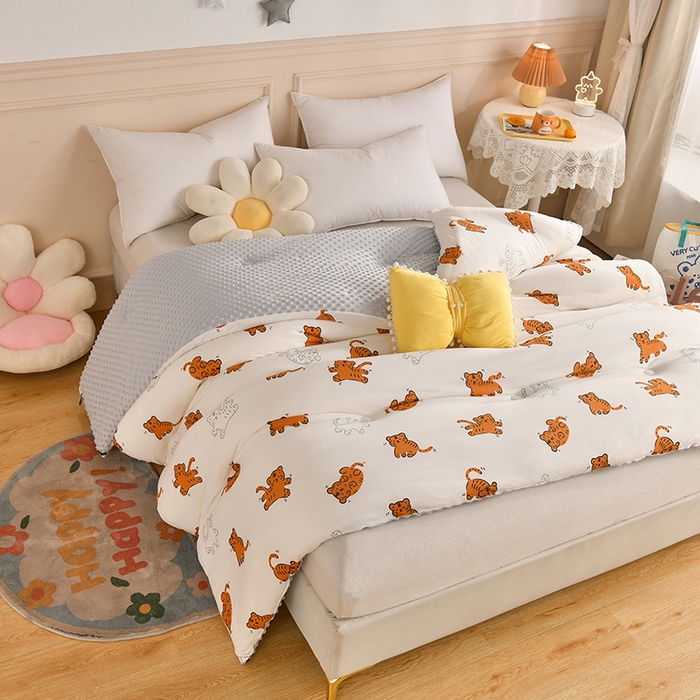 91家纺网 家纺一手货源 找家纺 牛魔王家居 2023新款A类针织棉豆豆被子抗菌纤维被芯冬被 猫咪虎