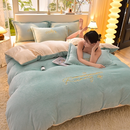 91家纺网 家纺一手货源 找家纺 （总）简爱家纺2025新款保暖MISS款法莱绒刺绣四件套