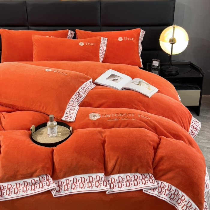 91家纺网 家纺一手货源 找家纺 露梦家纺 2025新款高克重牛奶绒刺绣四件套-简素（风格二） 简素-艾玛橙