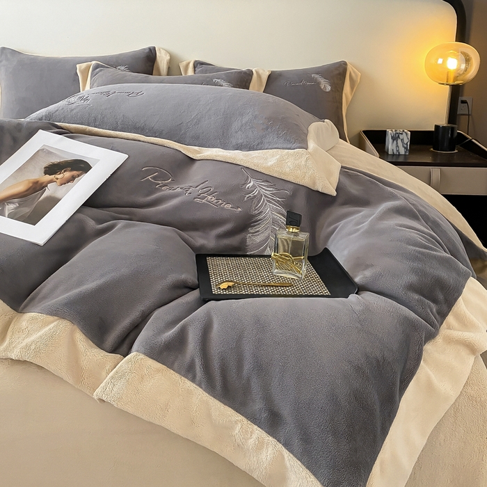 91家纺网 家纺一手货源 找家纺 露梦家纺 2025新款加厚保暖牛奶绒刺绣款四件套-轻羽（风格二） 轻羽-高极灰