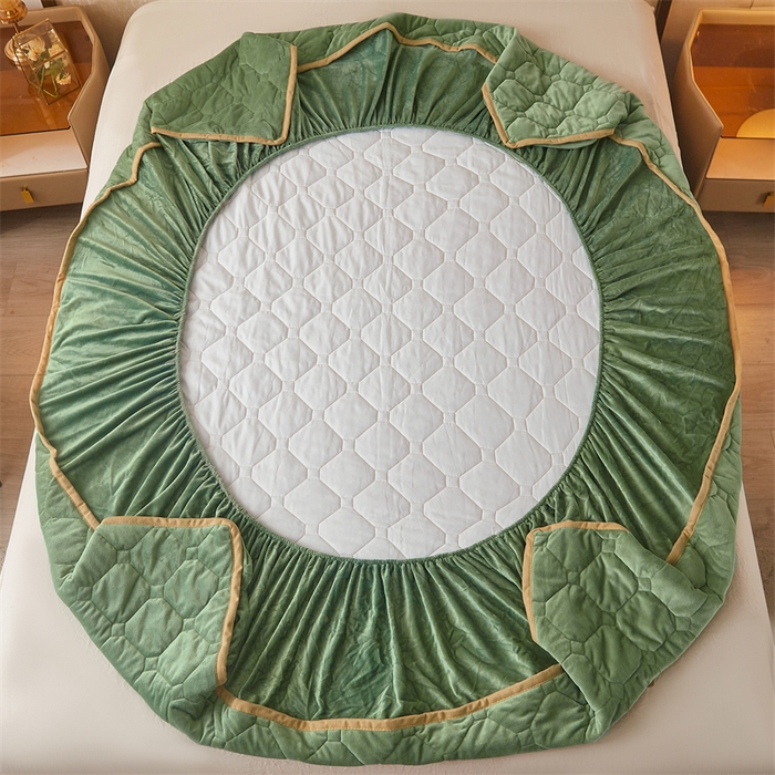 91家纺网 家纺一手货源 找家纺 屹成 2024新款水晶绒夹棉床笠款四件套贴布绣款-小熊款 橄榄緑