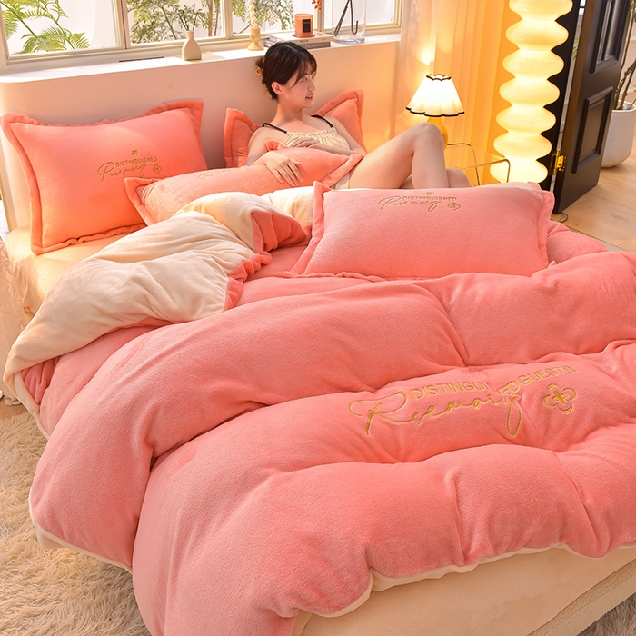 91家纺网 家纺一手货源 找家纺 简爱家纺2025新款保暖MISS款法莱绒刺绣四件套玉色奶白