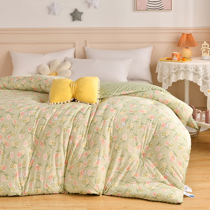 91家纺网 家纺一手货源 找家纺 牛魔王家居 2023新款A类针织棉豆豆被子抗菌纤维被芯冬被 花花世界