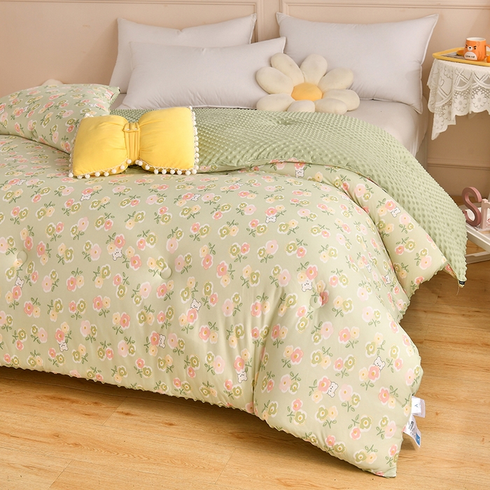 91家纺网 家纺一手货源 找家纺 牛魔王家居 2023新款A类针织棉豆豆被子抗菌纤维被芯冬被 花花世界