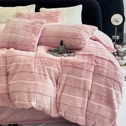 91家纺网 家纺一手货源 找家纺 （总）丝芙妮家居（原乐视家纺） 2024新款兔兔绒牛奶绒四件套-黎梦系列