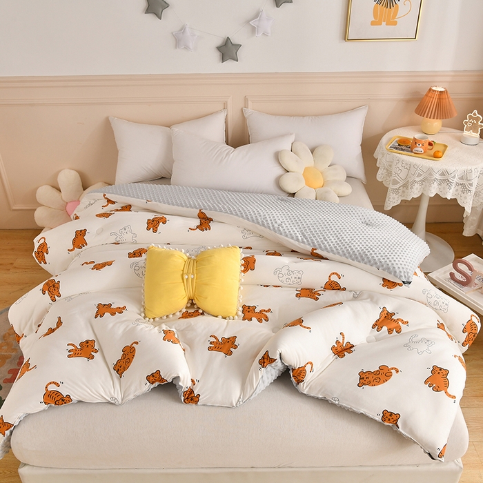 91家纺网 家纺一手货源 找家纺 牛魔王家居 2023新款A类针织棉豆豆被子抗菌纤维被芯冬被 猫咪虎