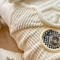 91家纺网 家纺一手货源 找家纺 （总）欧邦 2024新款条纹兔兔绒羊羔绒毛毯午睡多功能毯