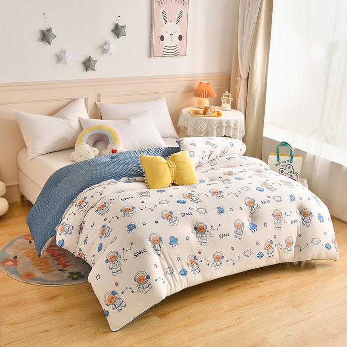 91家纺网 家纺一手货源 找家纺 牛魔王家居 2023新款A类针织棉豆豆被子抗菌纤维被芯冬被 宇航员