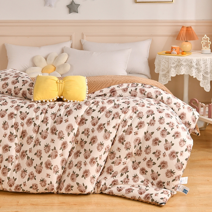 91家纺网 家纺一手货源 找家纺 牛魔王家居 2023新款A类针织棉豆豆被子抗菌纤维被芯冬被 复古玫瑰