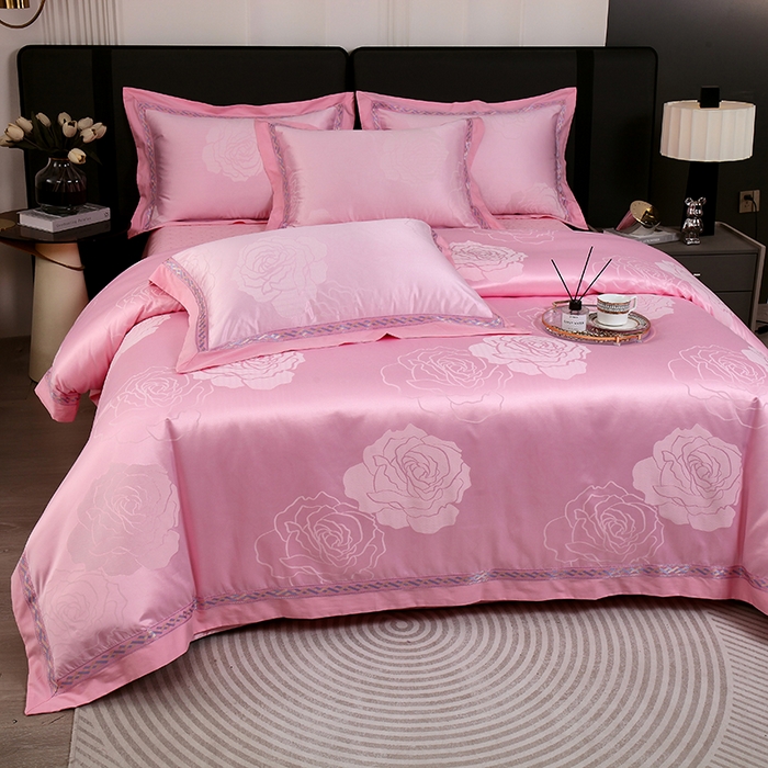 91家纺网 家纺一手货源 找家纺 小时代家纺 2023新款纯棉贡缎提花夹棉床盖四件套 玫瑰花语