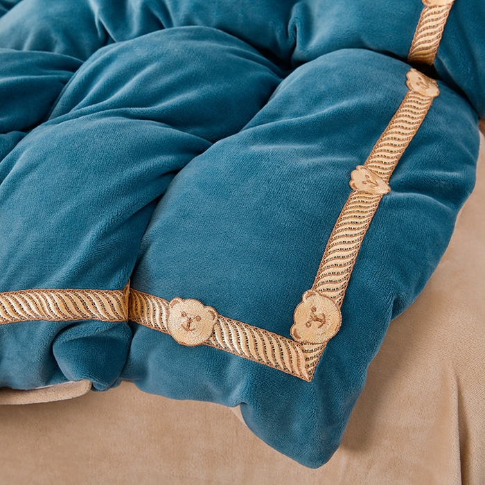 91家纺网 家纺一手货源 找家纺 云家 （包含买家秀）2023新款高克重牛奶绒纯色双拼刺绣四件套珊瑚绒 凯迪系列 凯迪-宾利兰+米驼