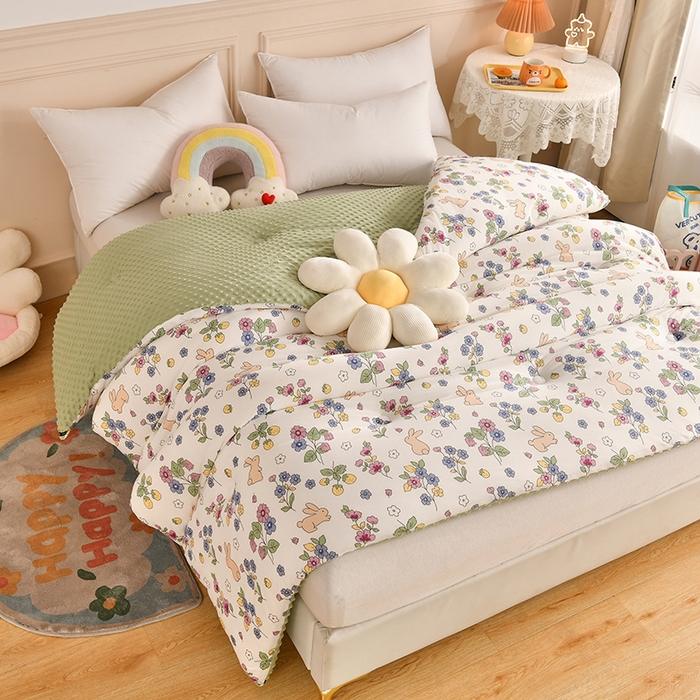 91家纺网 家纺一手货源 找家纺 牛魔王家居 2023新款A类针织棉豆豆被子抗菌纤维被芯冬被 花丛间