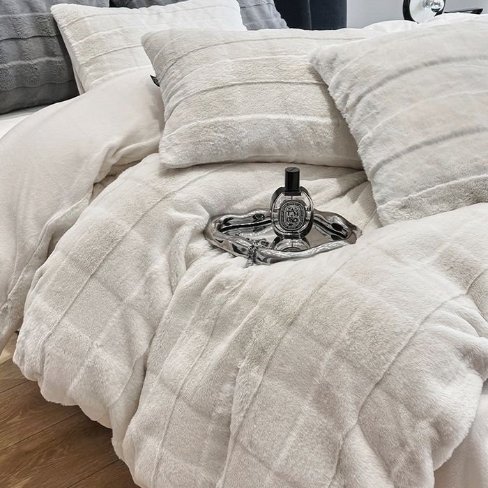 91家纺网 家纺一手货源 找家纺 丝芙妮家居（原乐视家纺） 2024新款兔兔绒牛奶绒四件套-黎梦系列 黎梦-珍珠白