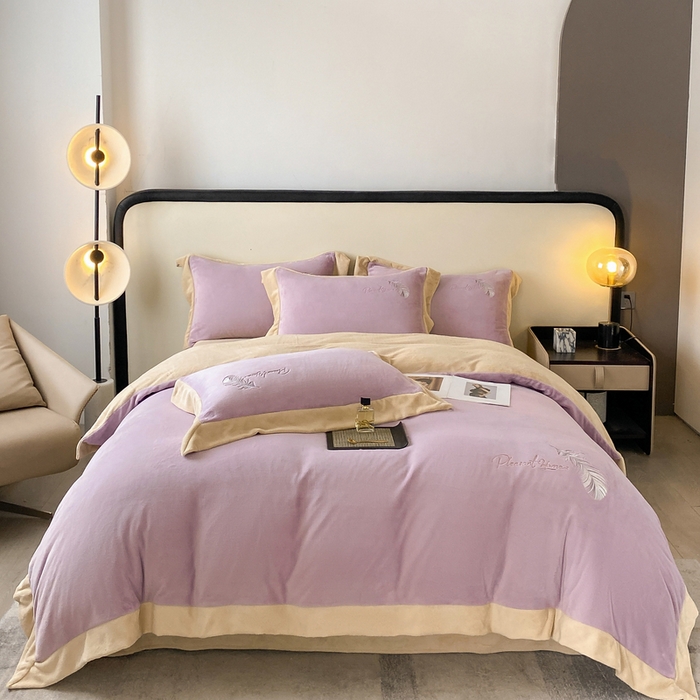 91家纺网 家纺一手货源 找家纺 露梦家纺 2025新款加厚保暖牛奶绒刺绣款四件套-轻羽（风格二） 轻羽-风信紫