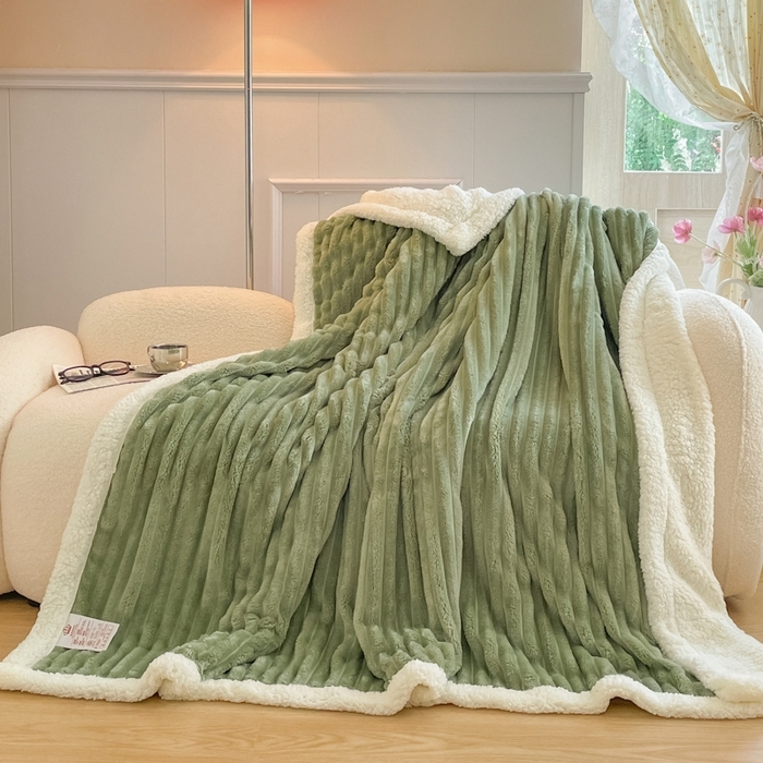 91家纺网 家纺一手货源 找家纺 欧邦 新款条纹兔兔绒羊羔绒毛毯午睡多功能毯 条纹-绿茶