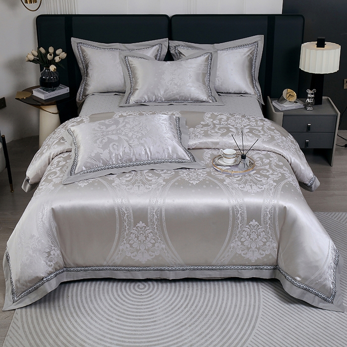 91家纺网 家纺一手货源 找家纺 小时代家纺 2023新款纯棉贡缎提花夹棉床盖四件套 罗尔卡曼