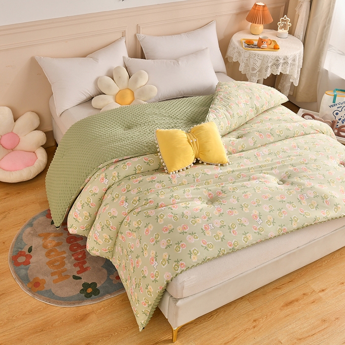 91家纺网 家纺一手货源 找家纺 牛魔王家居 2023新款A类针织棉豆豆被子抗菌纤维被芯冬被 花花世界