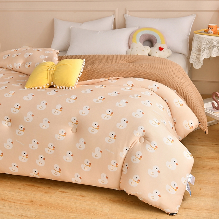 91家纺网 家纺一手货源 找家纺 牛魔王家居 2023新款A类针织棉豆豆被子抗菌纤维被芯冬被 数鸭子