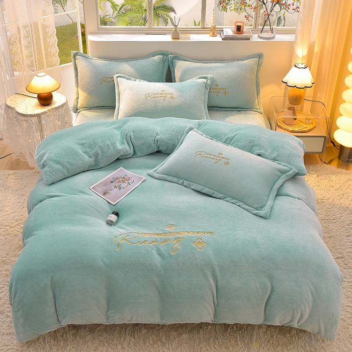 91家纺网 家纺一手货源 找家纺 简爱家纺2025新款保暖MISS款法莱绒刺绣四件套松石蓝