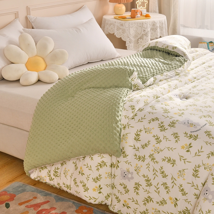 91家纺网 家纺一手货源 找家纺 牛魔王家居 2023新款A类针织棉豆豆被子抗菌纤维被芯冬被 仙草