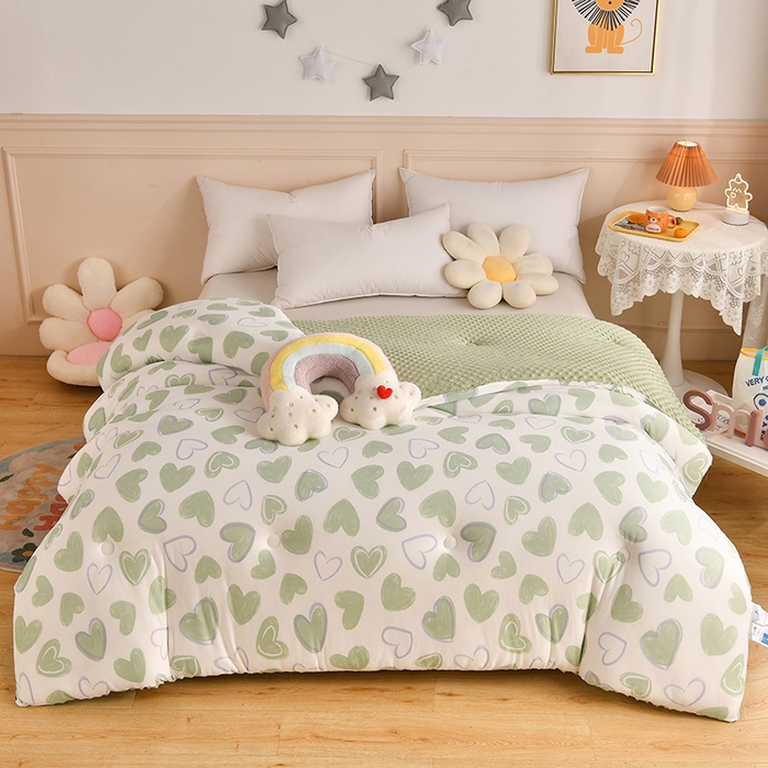 91家纺网 家纺一手货源 找家纺 牛魔王家居 2023新款A类针织棉豆豆被子抗菌纤维被芯冬被 绿色爱心