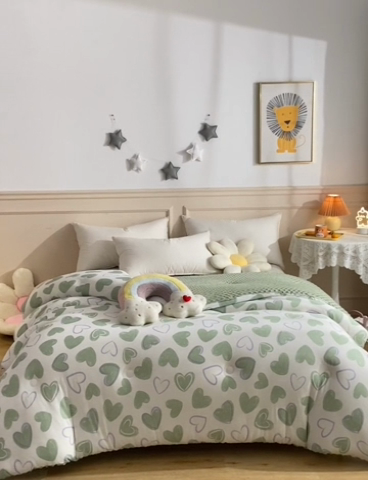 91家纺网 家纺一手货源 找家纺 牛魔王家居 2023新款A类针织棉豆豆被子抗菌纤维被芯冬被 绿色爱心