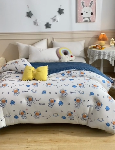 91家纺网 家纺一手货源 找家纺 牛魔王家居 2023新款A类针织棉豆豆被子抗菌纤维被芯冬被 宇航员