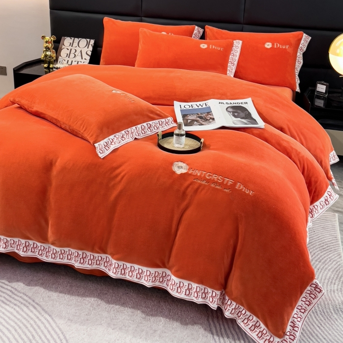 91家纺网 家纺一手货源 找家纺 露梦家纺 2025新款高克重牛奶绒刺绣四件套-简素（风格二） 简素-艾玛橙