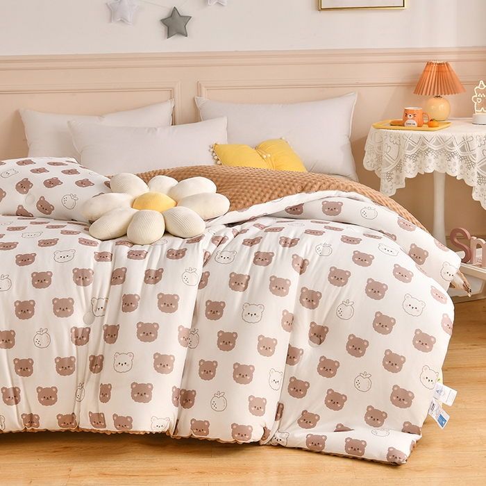 91家纺网 家纺一手货源 找家纺 牛魔王家居 2023新款A类针织棉豆豆被子抗菌纤维被芯冬被 饼干熊