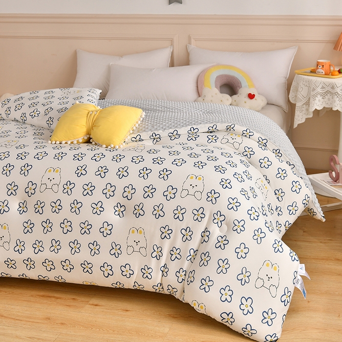 91家纺网 家纺一手货源 找家纺 牛魔王家居 2023新款A类针织棉豆豆被子抗菌纤维被芯冬被 花花兔