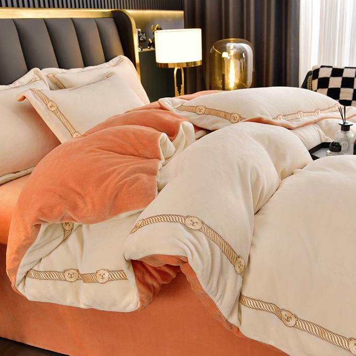 91家纺网 家纺一手货源 找家纺 云家 （包含买家秀）2023新款高克重牛奶绒纯色双拼刺绣四件套珊瑚绒 凯迪系列 凯迪-奶昔白+橙