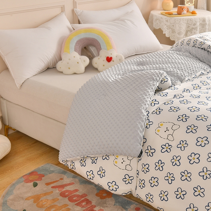 91家纺网 家纺一手货源 找家纺 牛魔王家居 2023新款A类针织棉豆豆被子抗菌纤维被芯冬被 花花兔