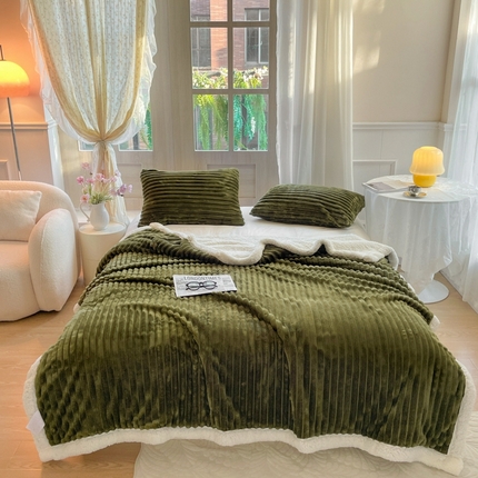 91家纺网 家纺一手货源 找家纺 （总）欧邦 新款条纹兔兔绒羊羔绒毛毯午睡多功能毯