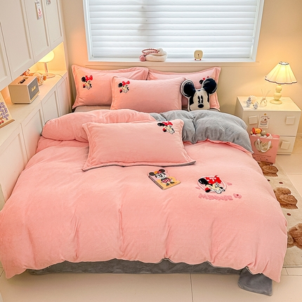 丽美人家纺 2023新款迪士尼系列牛奶绒毛巾绣四件套 米妮