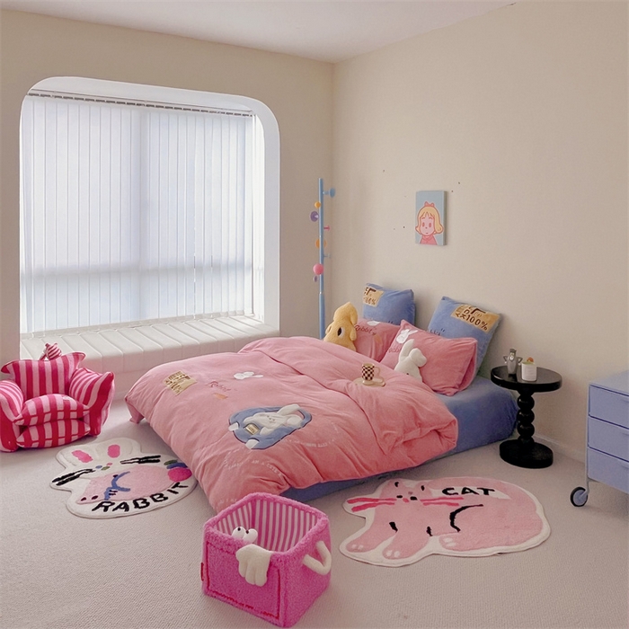 91家纺网 家纺一手货源 找家纺 星野 2023秋冬高克重牛奶绒贴布绣多巴胺系列四件套 萌兜兜