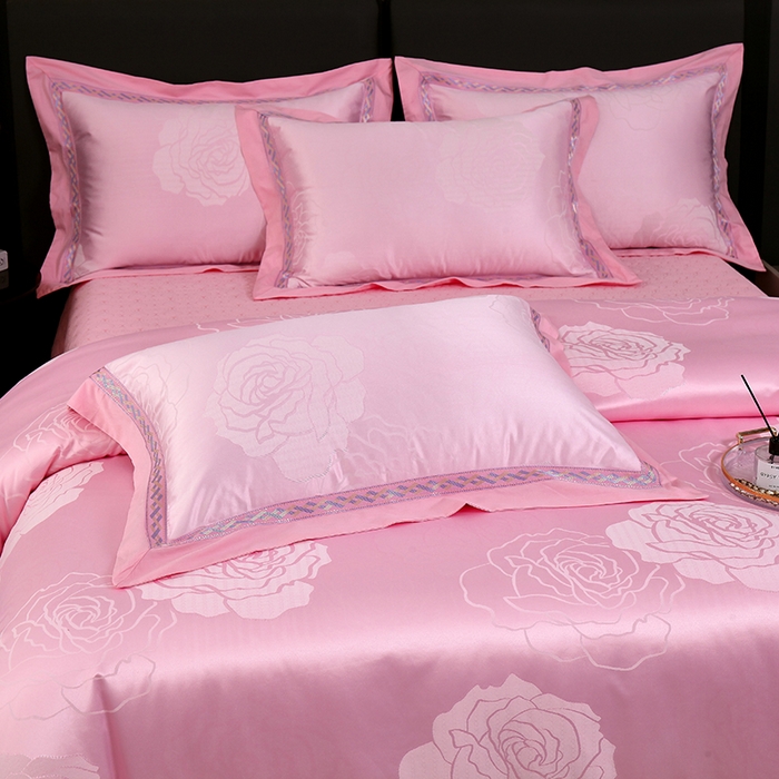 91家纺网 家纺一手货源 找家纺 小时代家纺 2023新款纯棉贡缎提花夹棉床盖四件套 玫瑰花语