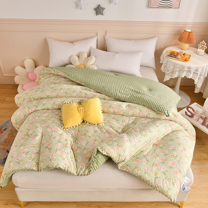 91家纺网 家纺一手货源 找家纺 牛魔王家居 2023新款A类针织棉豆豆被子抗菌纤维被芯冬被 花花世界