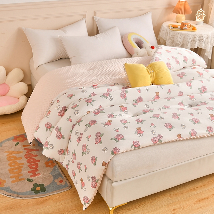 91家纺网 家纺一手货源 找家纺 牛魔王家居 2023新款A类针织棉豆豆被子抗菌纤维被芯冬被 玫瑰庄园