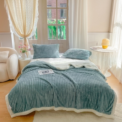 91家纺网 家纺一手货源 找家纺 （总）欧邦 新款条纹兔兔绒羊羔绒毛毯午睡多功能毯