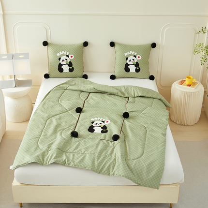 91家纺网 家纺一手货源 找家纺 素玖抱枕被 2023新款抱枕被-熊猫款 绿色