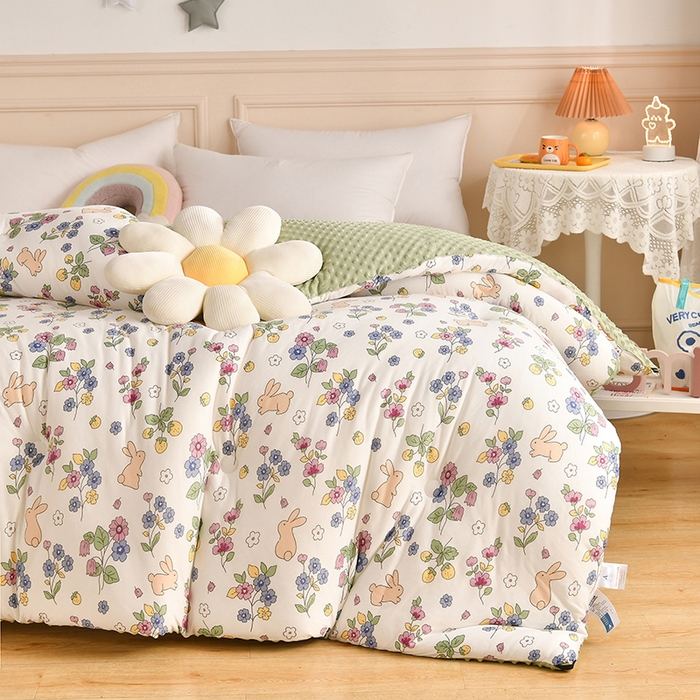 91家纺网 家纺一手货源 找家纺 牛魔王家居 2023新款A类针织棉豆豆被子抗菌纤维被芯冬被 花丛间