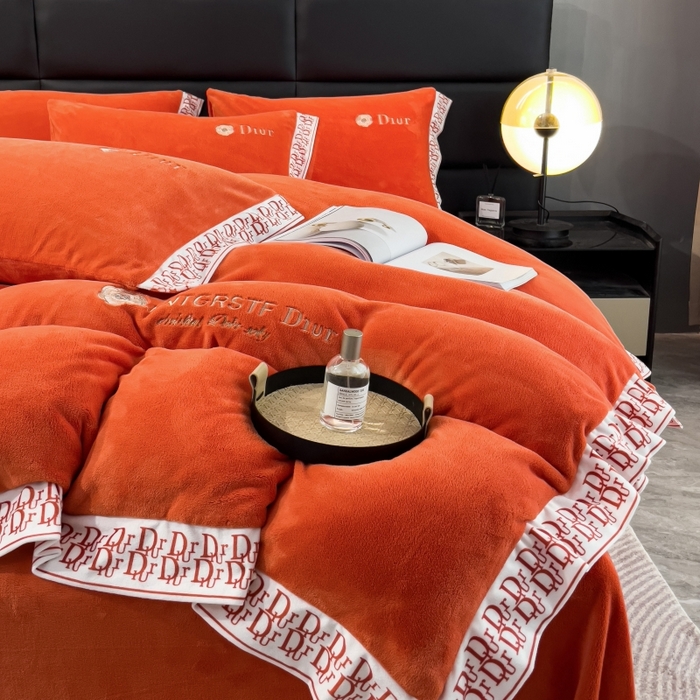 91家纺网 家纺一手货源 找家纺 露梦家纺 2025新款高克重牛奶绒刺绣四件套-简素（风格二） 简素-艾玛橙