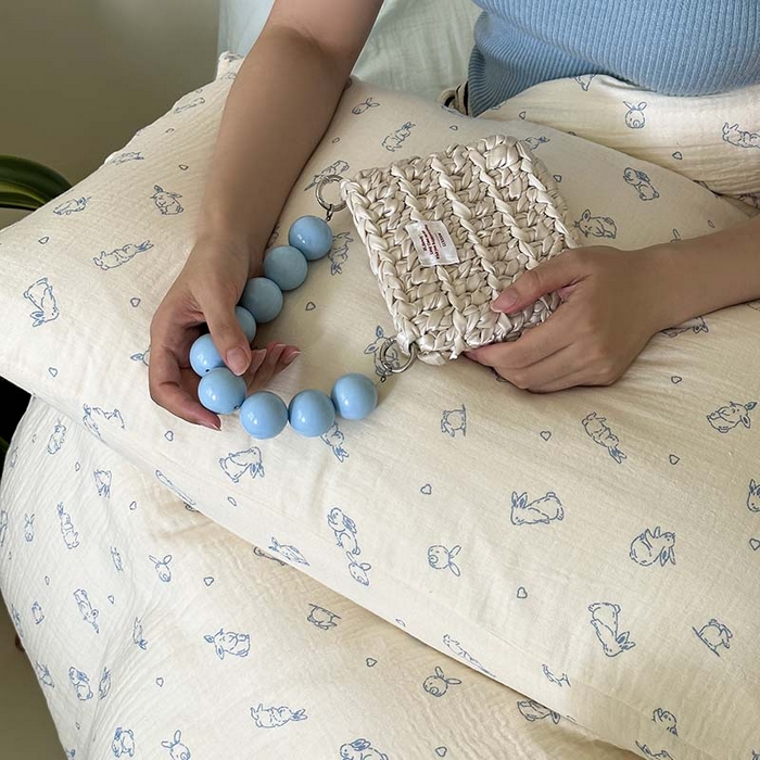 91家纺网 家纺一手货源 找家纺 山舍家居 2023新款全棉双层纱印花四件套 萌萌兔