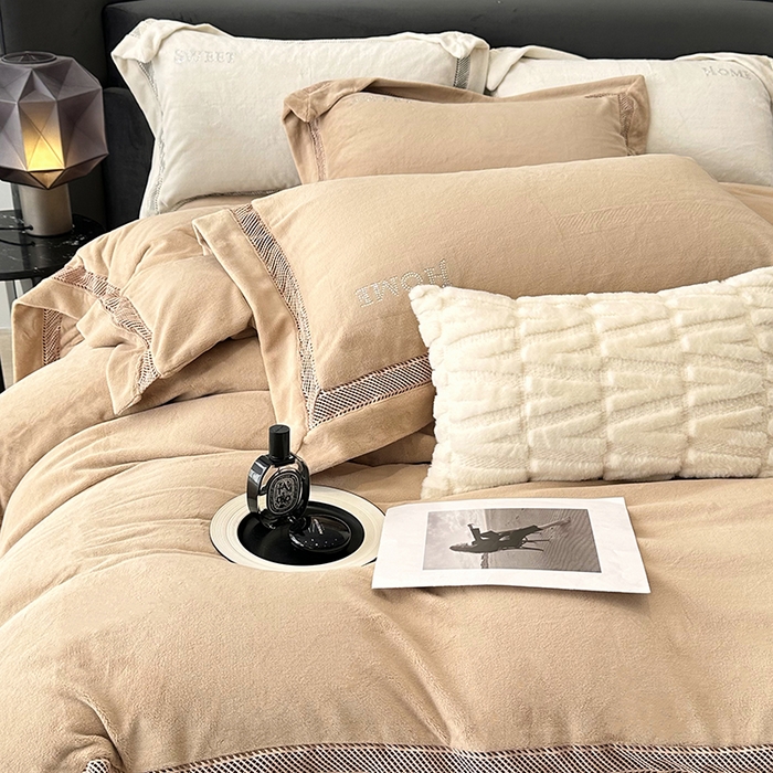 91家纺网 家纺一手货源 找家纺 榻尚家居 2023新款进口蕾丝缕空260克公主绒秋冬款四件套-低调的华丽 低调的华丽-奶茶棕