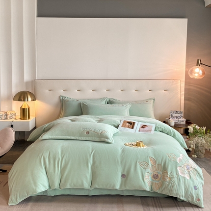 91家纺网 家纺一手货源 找家纺 爱家 2023新款牛奶绒四件套-花颜 奶油绿