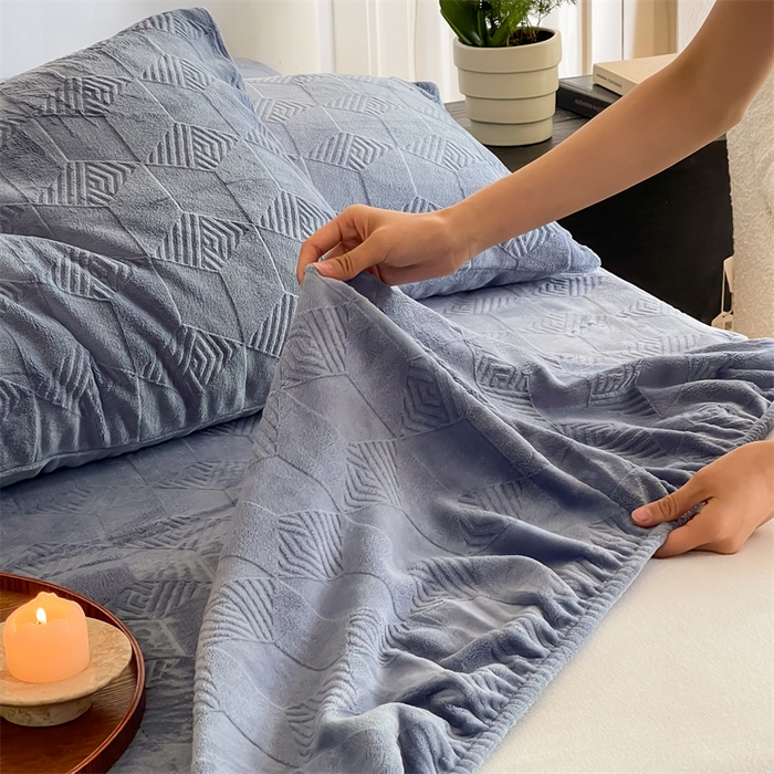 91家纺网 家纺一手货源 找家纺 （总）时光里 2023新款230g雕花绒单品床笠