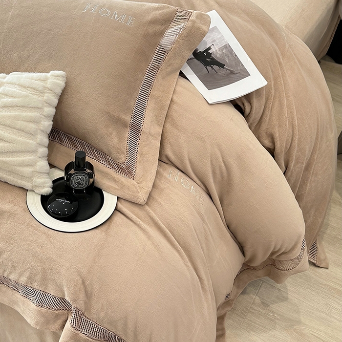 91家纺网 家纺一手货源 找家纺 榻尚家居 2023新款进口蕾丝缕空260克公主绒秋冬款四件套-低调的华丽 低调的华丽-奶茶棕